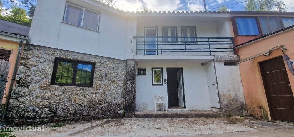 Moradia V3 em banda - Ventosa