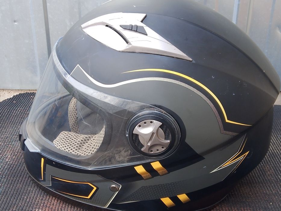 Продам Шолом ф2 розмір 61-62