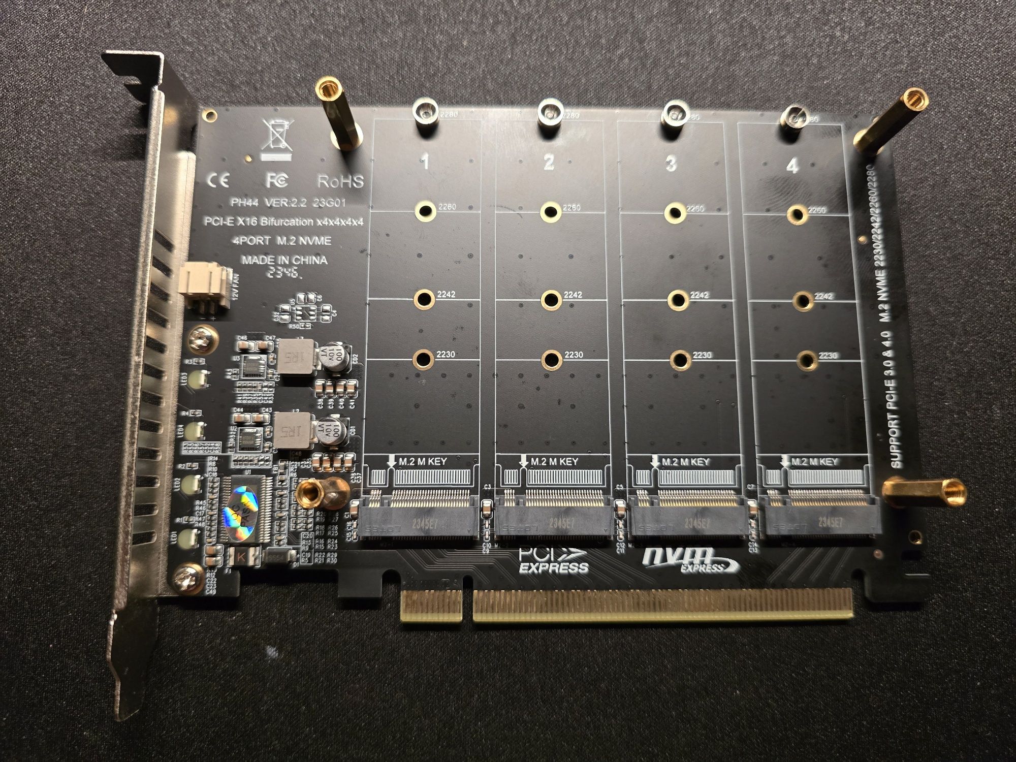 Adapter 4x NVMe PCI-e x16 z zestawem chłodzenia Savio AK-60