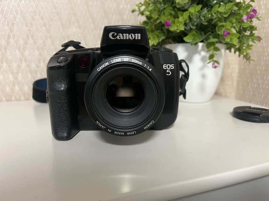 Пленочный фотоаппарат Canon EOS 5, A2E