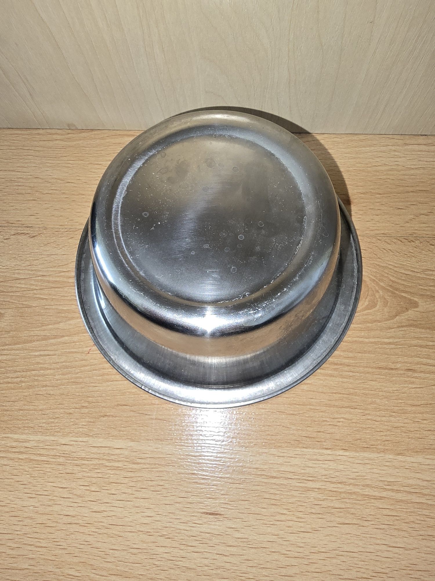 Metalowa miska dla kota lub psa