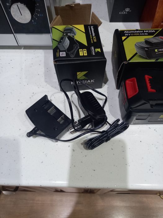 Sprzedam ładowarki i akumulator firmy Krysiak