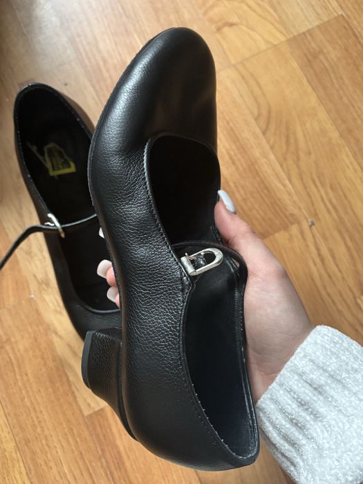 Взуття для народних танців