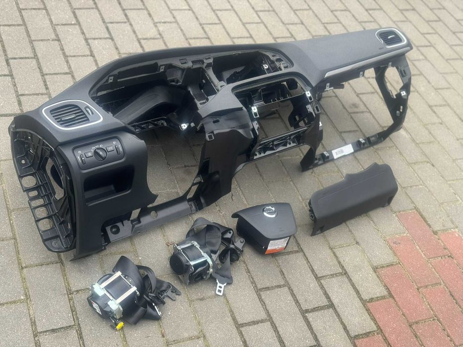 Deska rozdzielcza konsola Volvo V40 V40 II CC komplet ORYGINAŁ POLIFT