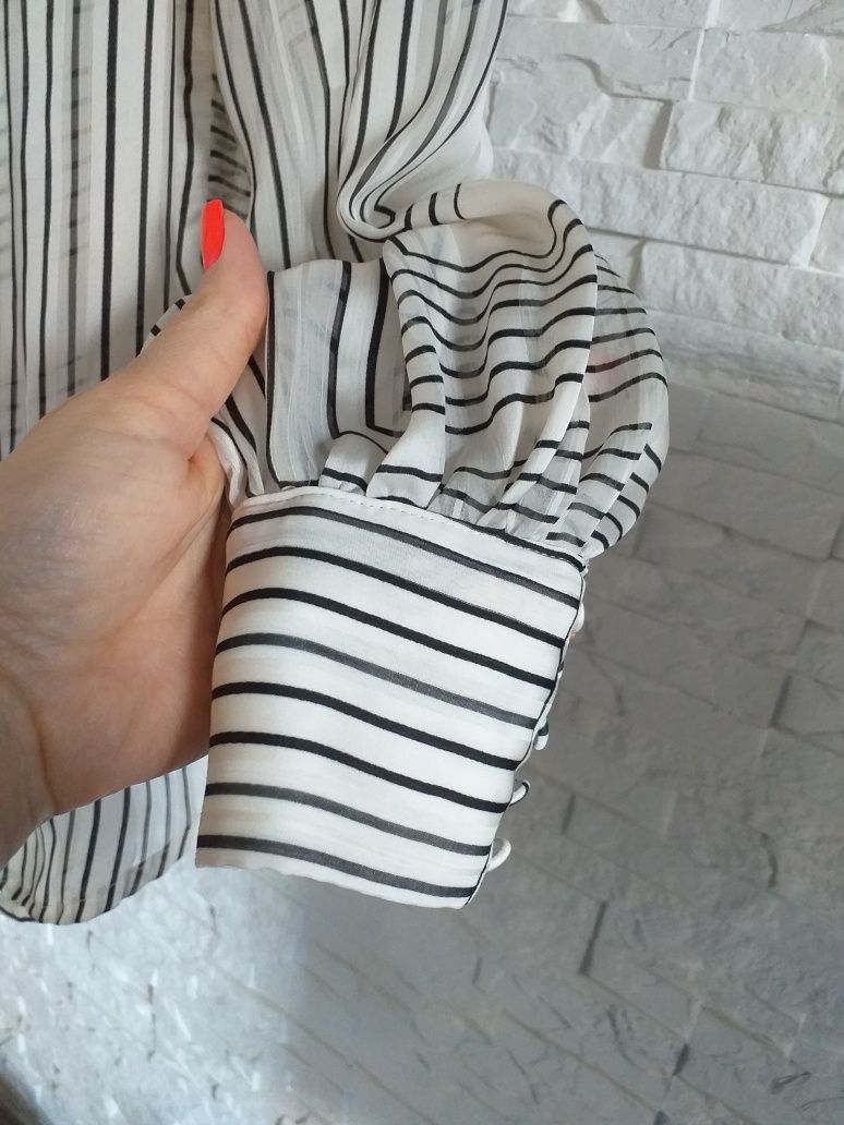 Koszulka bluzka długi rękaw, stójka stan bardzo dobry róż. XS