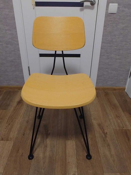 Продам ретрофутуричтический стул.