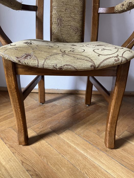 Dawne krzeslo/ fotel tapicerowany drewniany vintage