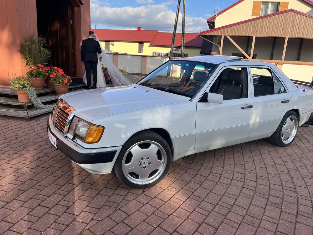 Mercedes V8 do ślubu i inne uroczystości.