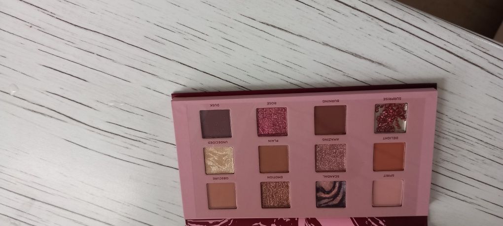 Eveline nudes paleta cieni