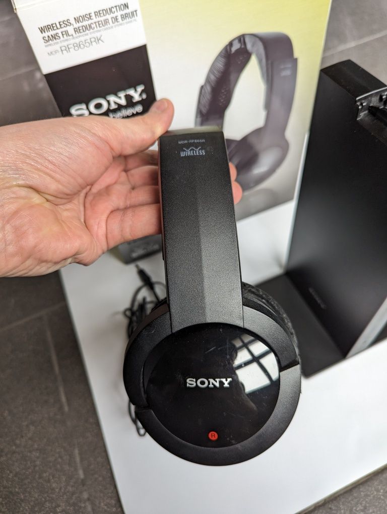 Słuchawki bezprzewodowe Sony MDR RF865RK, pełny zestaw