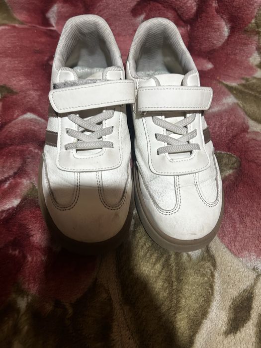 Продам Дитячі кросівки розмір 35