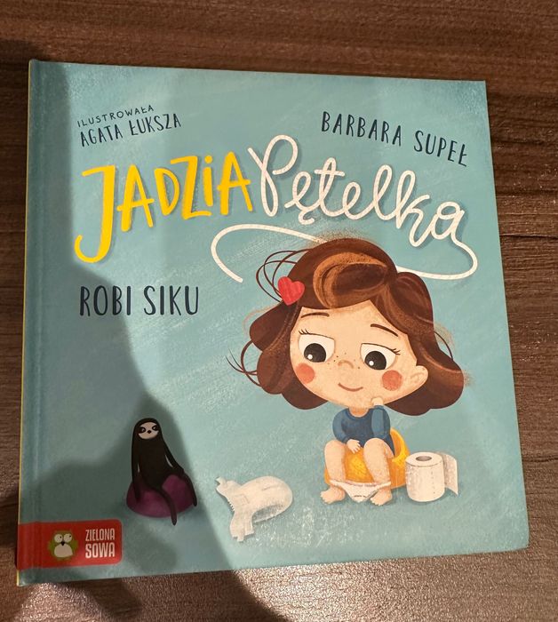 Jadzia Pętelka robi siku