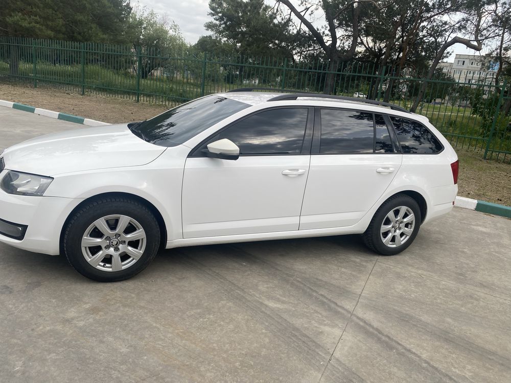 Продам власне авто Skoda
