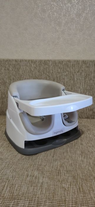 Стільчик бустер для годування Ingenuity