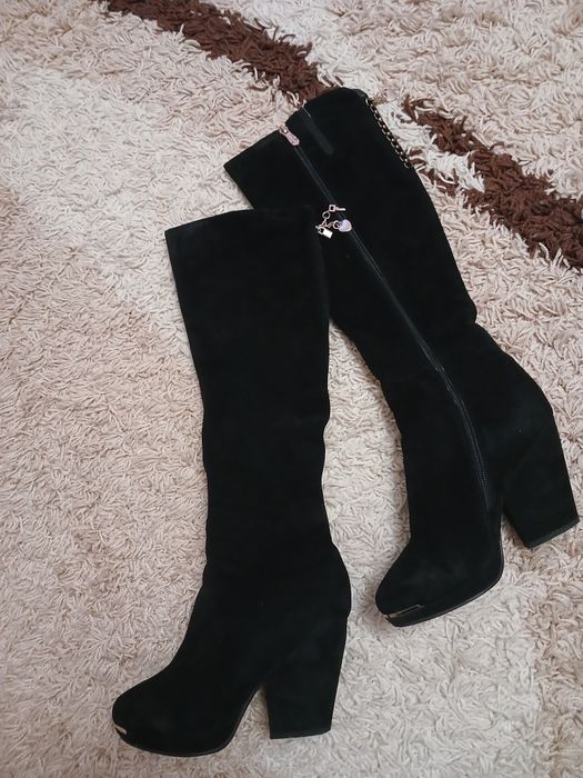 Черевики зимові, жіночі.