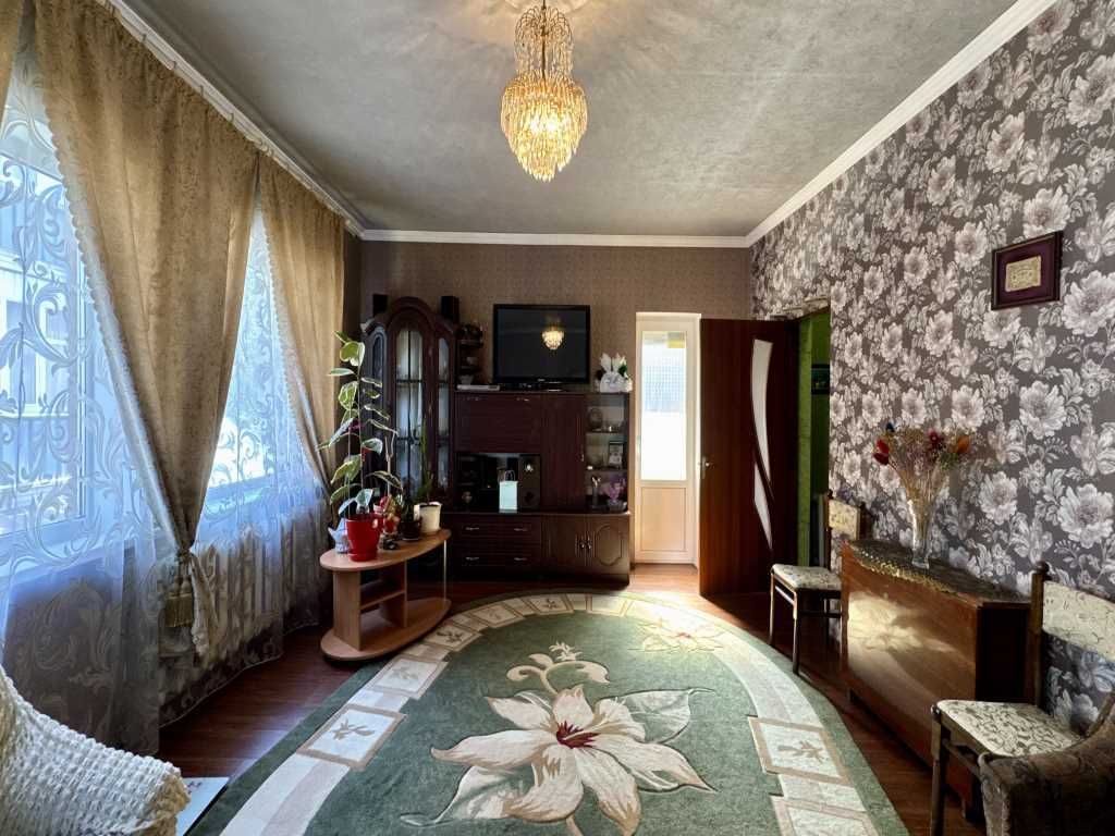 Продається чудовий 2-поверховий будинок. Код №15377