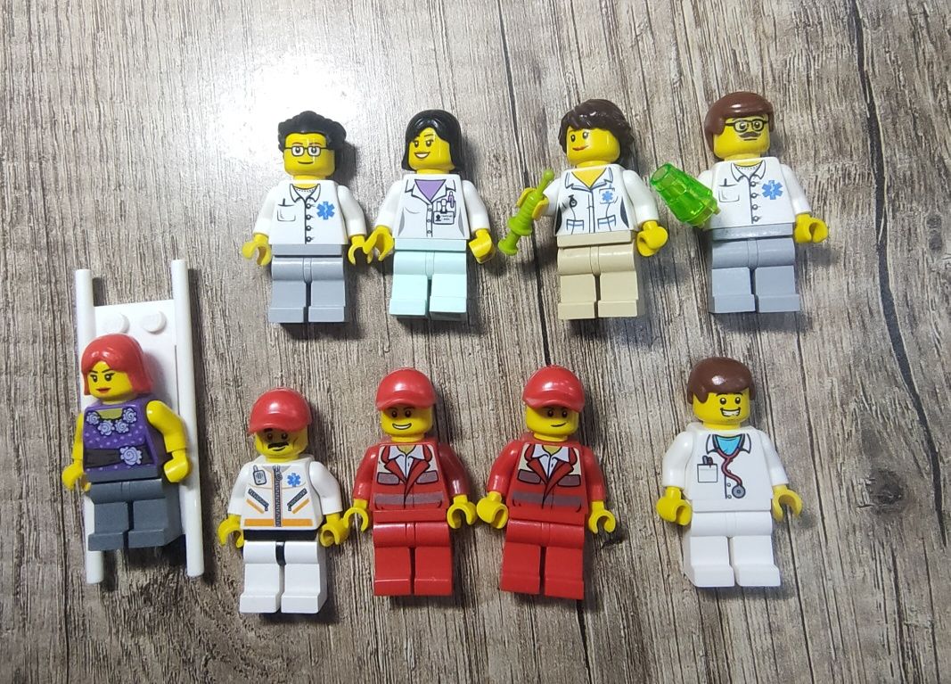 LEGO szpital mix figurki lekarze ratownicy