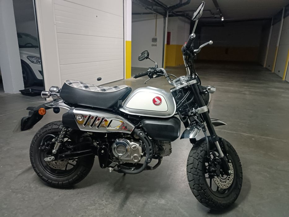 Honda monkey 125
