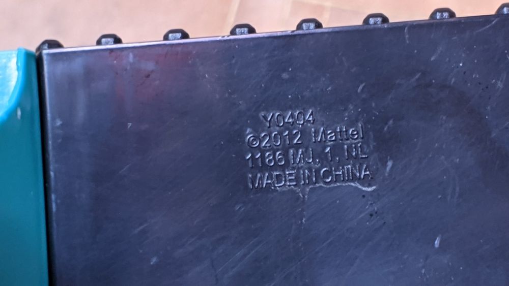 Продам игрушечный туалетный столик от Matel,из набора Monster High.