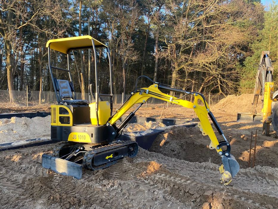 JB 1010  Minikoparka JB1010 dmc 1T, zamiana