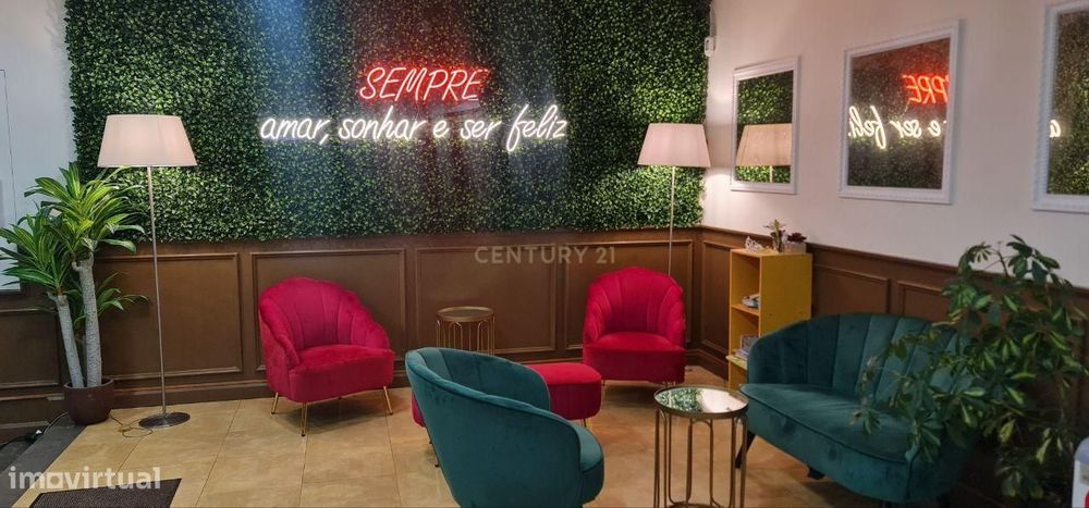 Trespasse de Cafeteria/Pastelaria Totalmente Equipada – Leiria