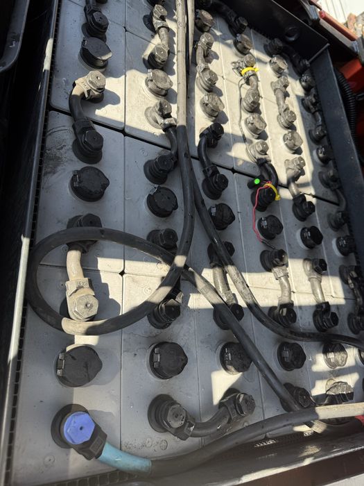 Empilhador LINDE 1600 kg eletrico