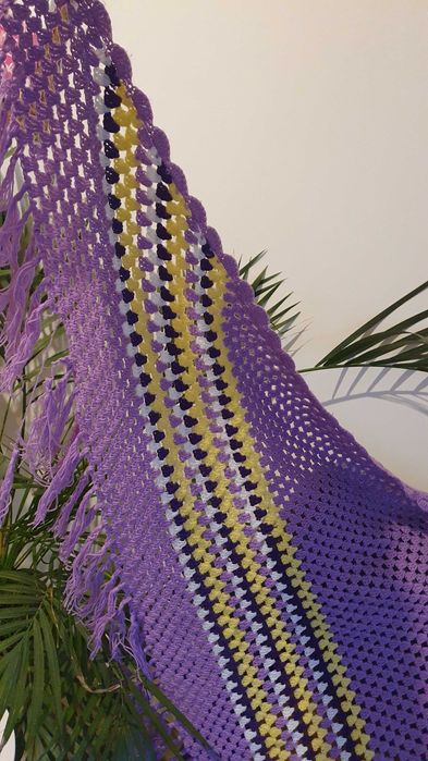 Ręcznie robiona fioletowa chusta/szal szydełkowy trójkątny Rękodzieło