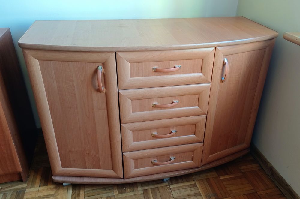 Praktyczna komoda z szufladami i półkami do pokoju / sypialni