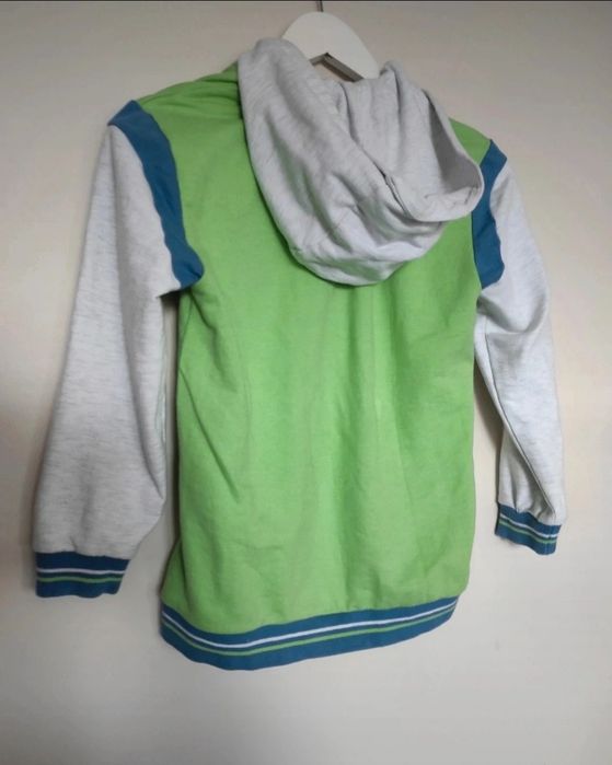 Bluza dresowa z kapturem i kieszeniami bejsbolówka r.140