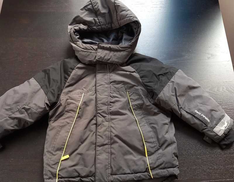 Casaco de neve para criança 3-4 anos (veste grande).