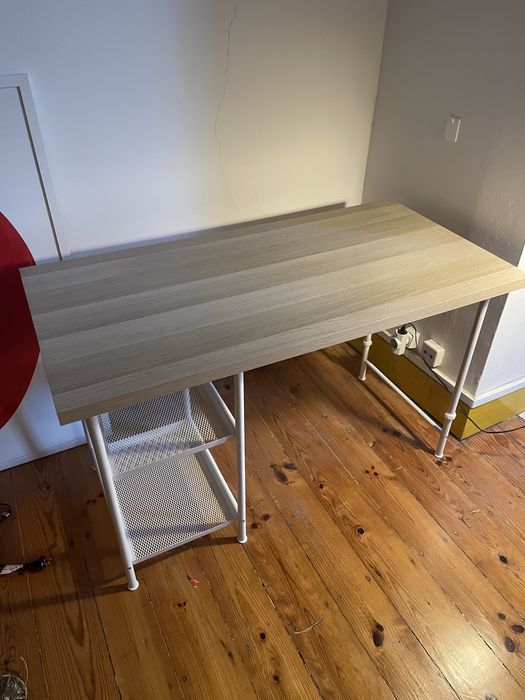 Escrivaninha/mesa da IKEA nova