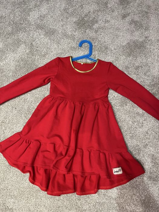 Sukienka czerwona świateczna elegancka