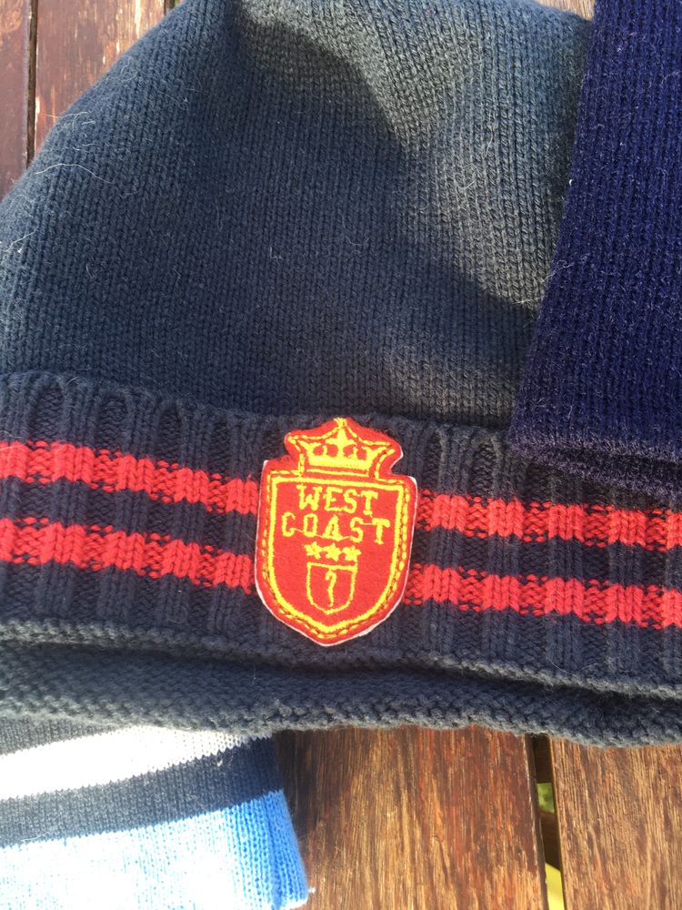 4 gorros de marca