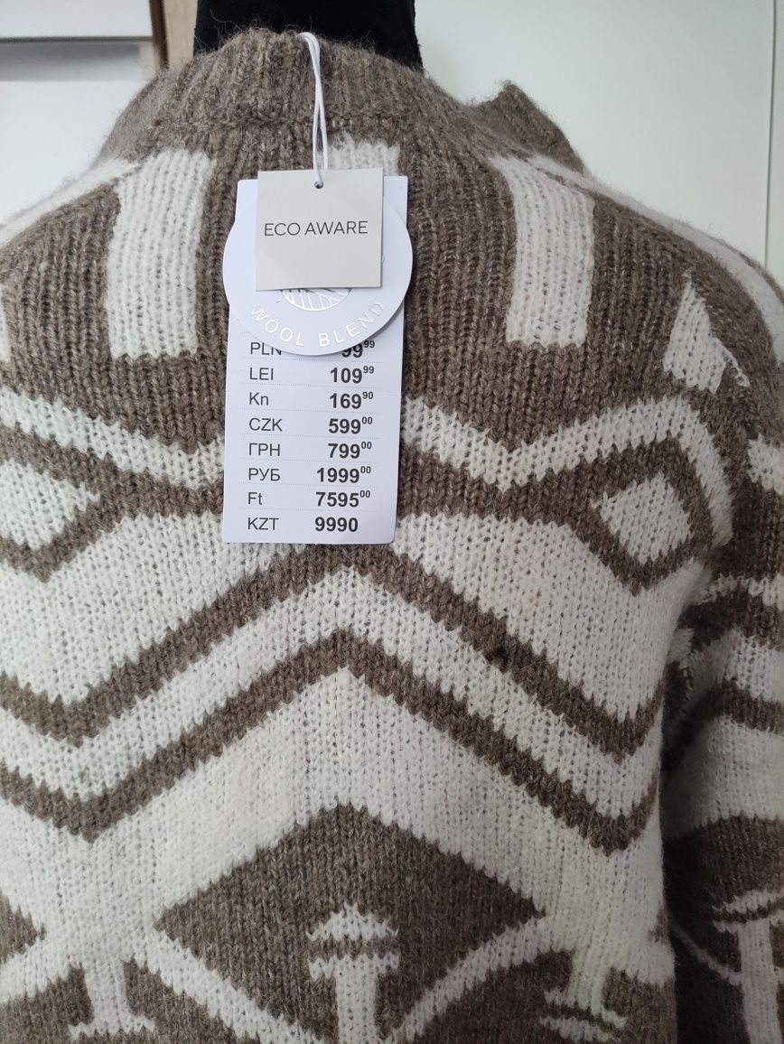 Sweter z aplikacją