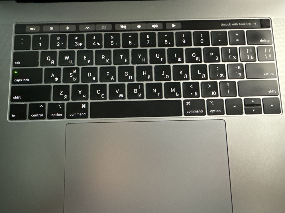 MacBook Pro “15 i7 16gb 2019