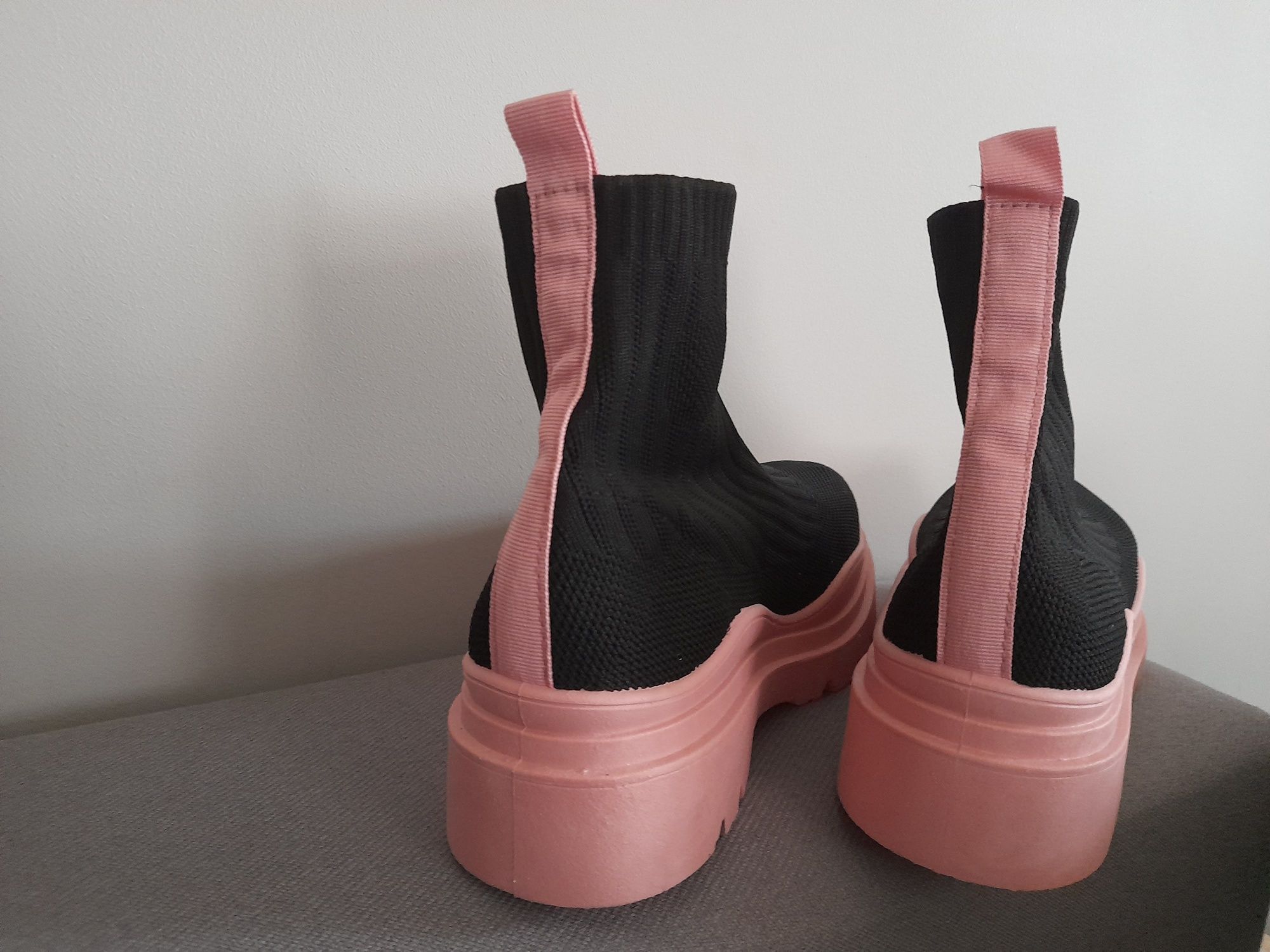 Nowe botki buty różowa z podeszwą