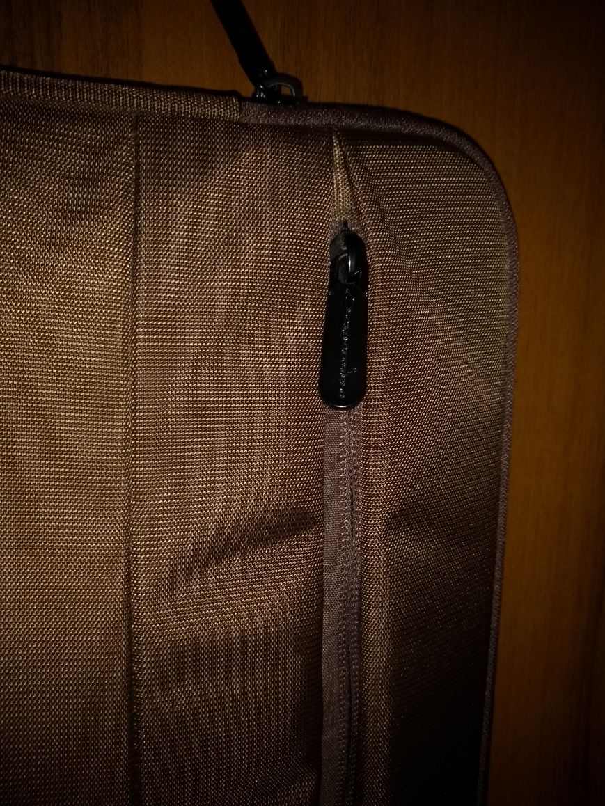 Планшет Motorola Droid MZ 60-916 7", б/у + новый чехол-сумка.