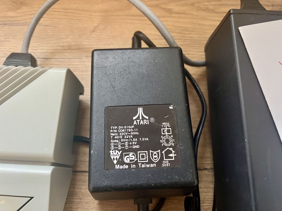 Atari 65XE z pudelkiem, stacja LDW Super 2000, magnetofon CA12