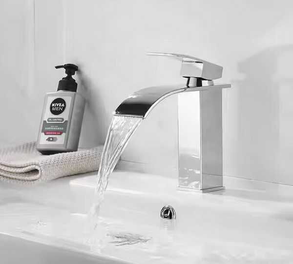 Змішувач для умивальника DongYan