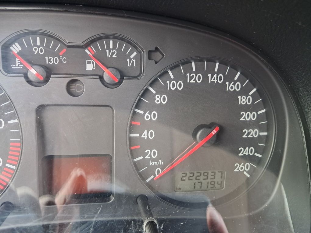 Sprzedam Volkswagena Golfa 4  1,6