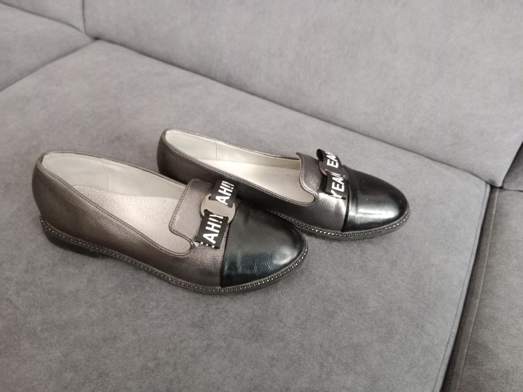 Sprzedam buty dziewczęce