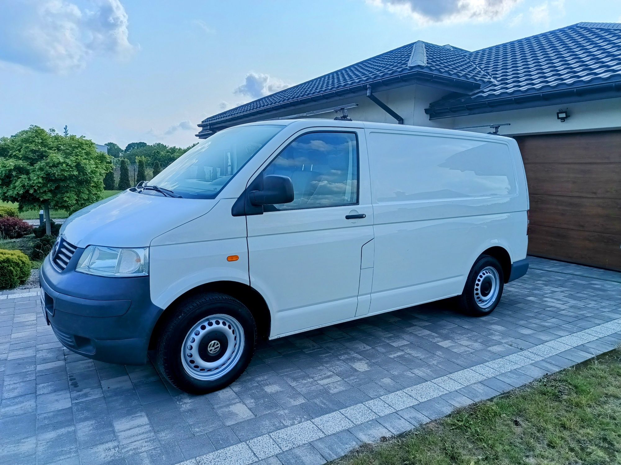 Witam, sprzedam ładnego VW transporter T5 klimaa.