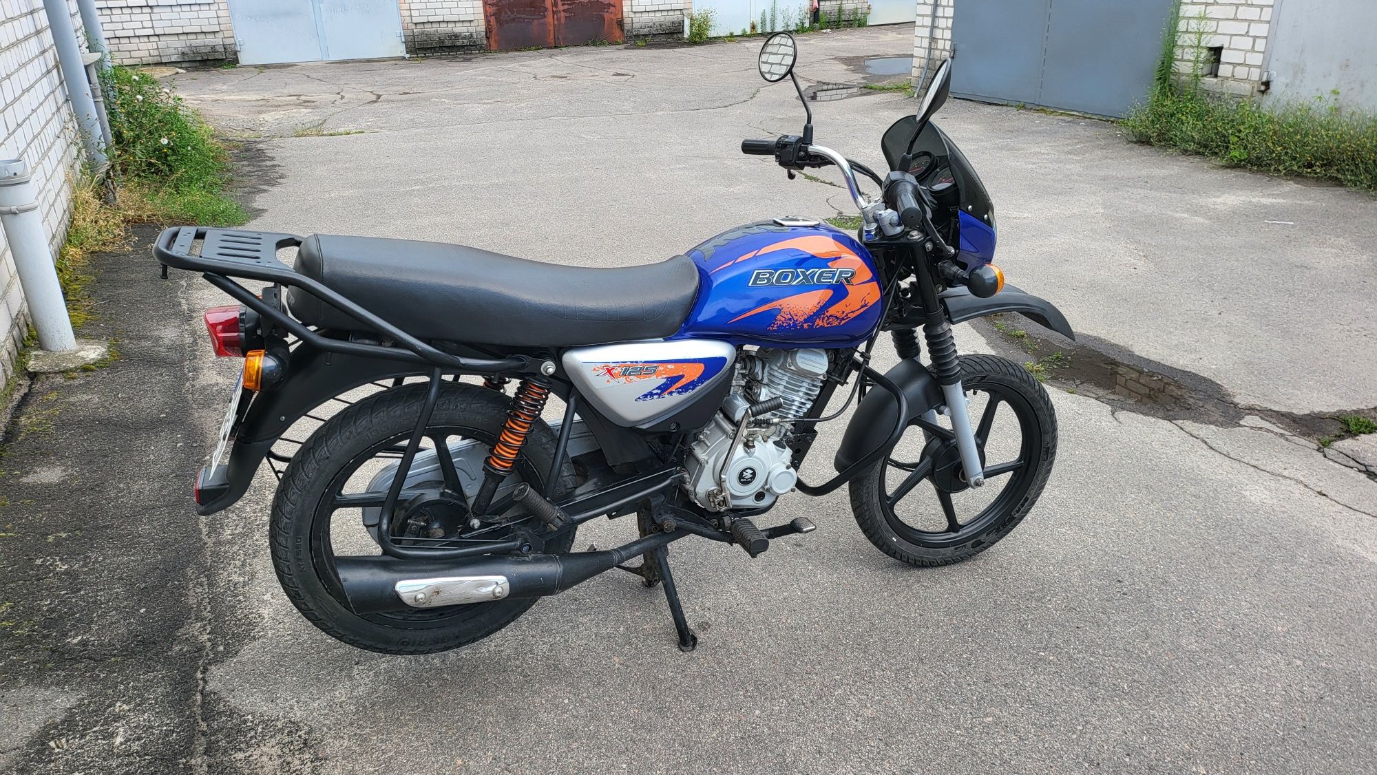 Bajaj boxer X cross