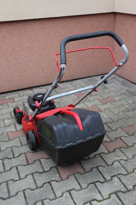 Kosiarka spalinowa ogrodowa Briggs i Stratton (uszkodzona)