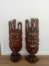 2 mascaras em madeira
