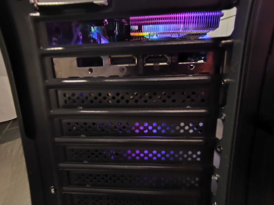 Komputer gamingowy win 11 pro rx 6600 r 5 5500 ssd nvme  512 MB + Usb