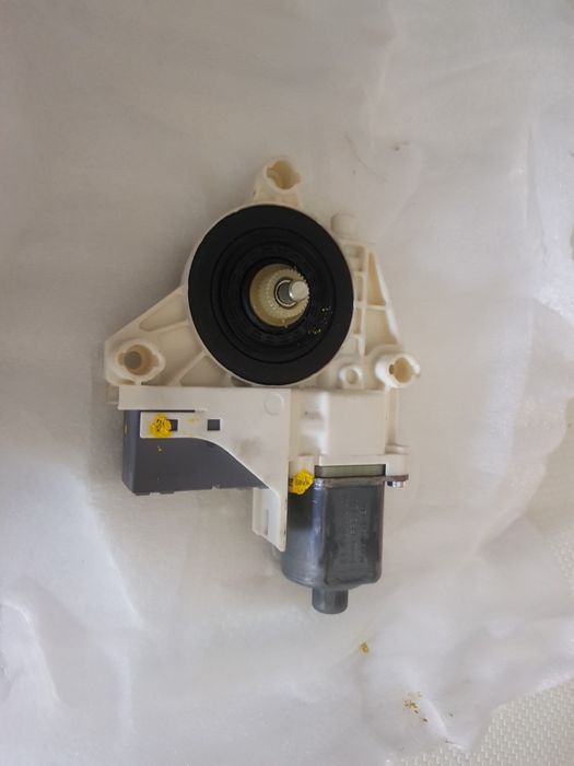 Motor elevador tras esquerdo