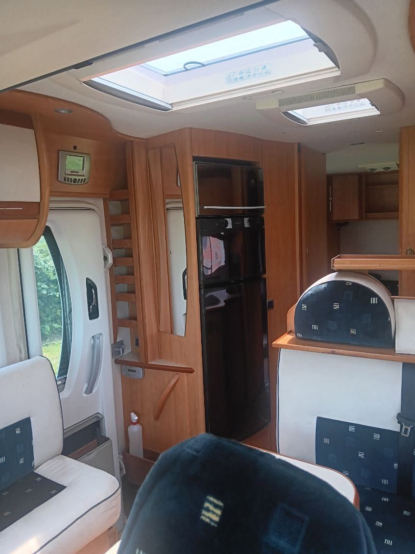 Autocaravana integral cama central de luxo
