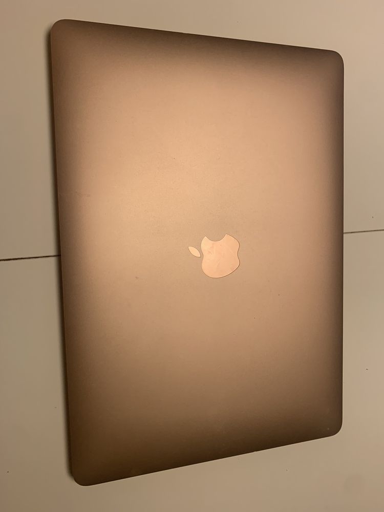 Apple MacBook Air 13.3'' Złoty