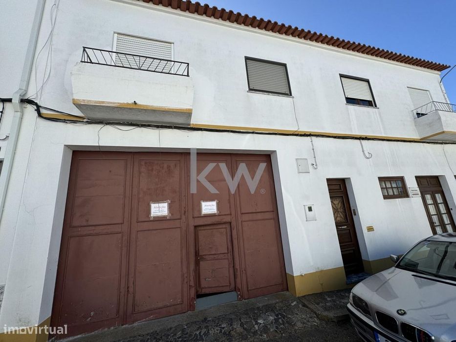 Moradia T3 c/ Jardim e garagem para 4 carros